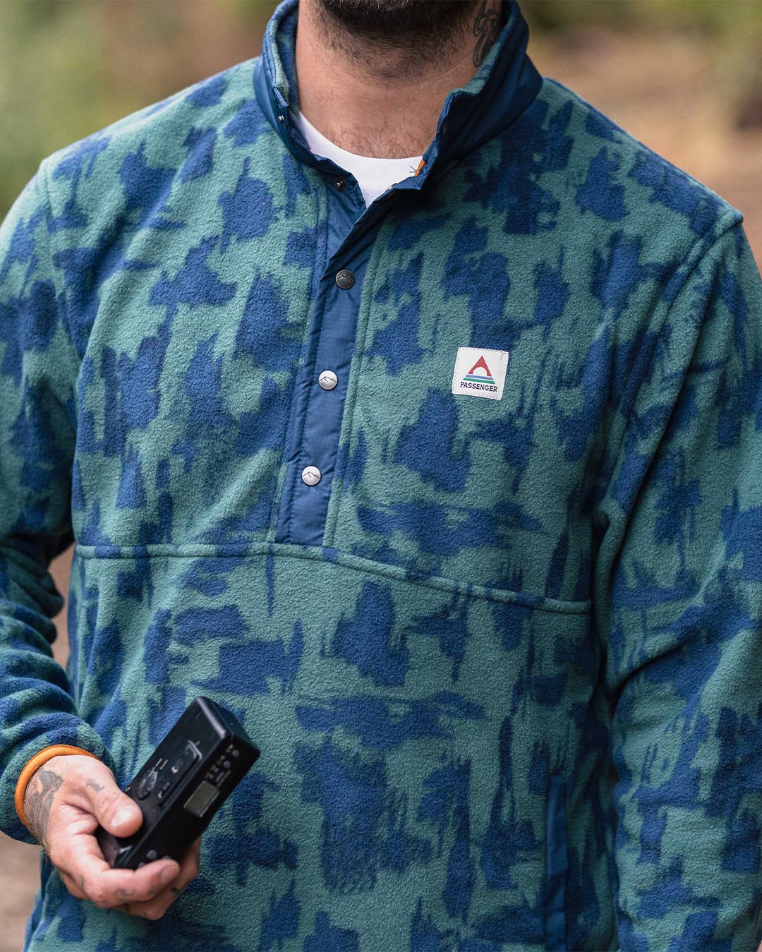 Adrift Polar Fleece – Oak Patch Deep Ocean – Bild 3