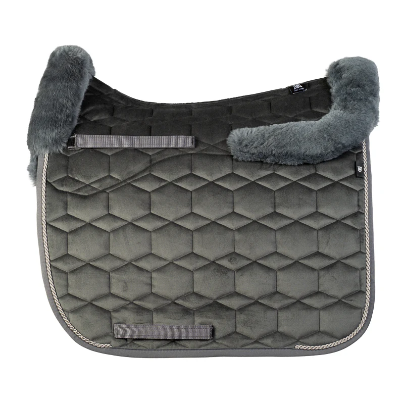 Mattes Lammfellschabracke Herbst/Winter 2025 – Bild 2