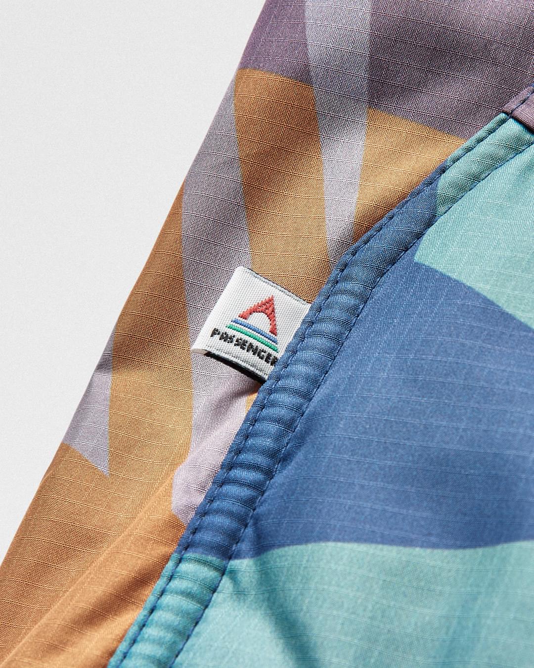 Waves Surf-Poncho mit Sherpa-Futter – Deep Blue Camo Muster – Bild 6